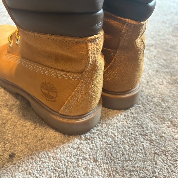 Timberland Classic Brown Boots - Picture 3 of 8